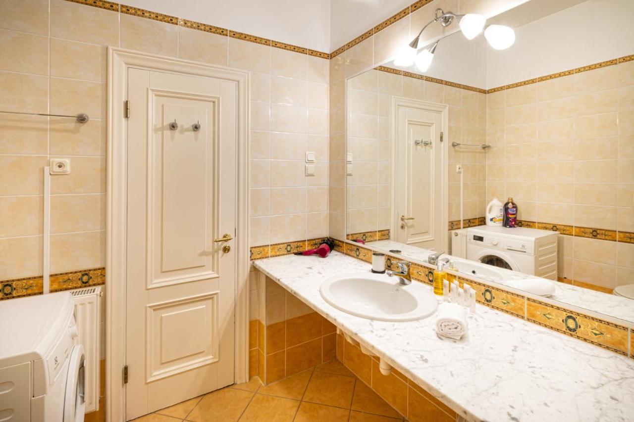 Old Riga Two Floor Palasta Loft Apartment With River View Экстерьер фото