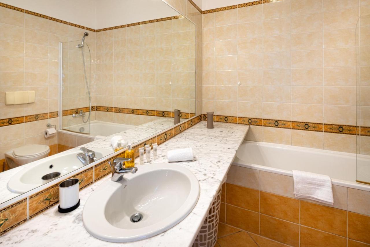 Old Riga Two Floor Palasta Loft Apartment With River View Экстерьер фото